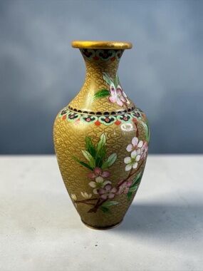 VINTAGE CLOISONNÉ CHERRY BLOSSOM VASE – 6” ENAMEL BRASS DECOR